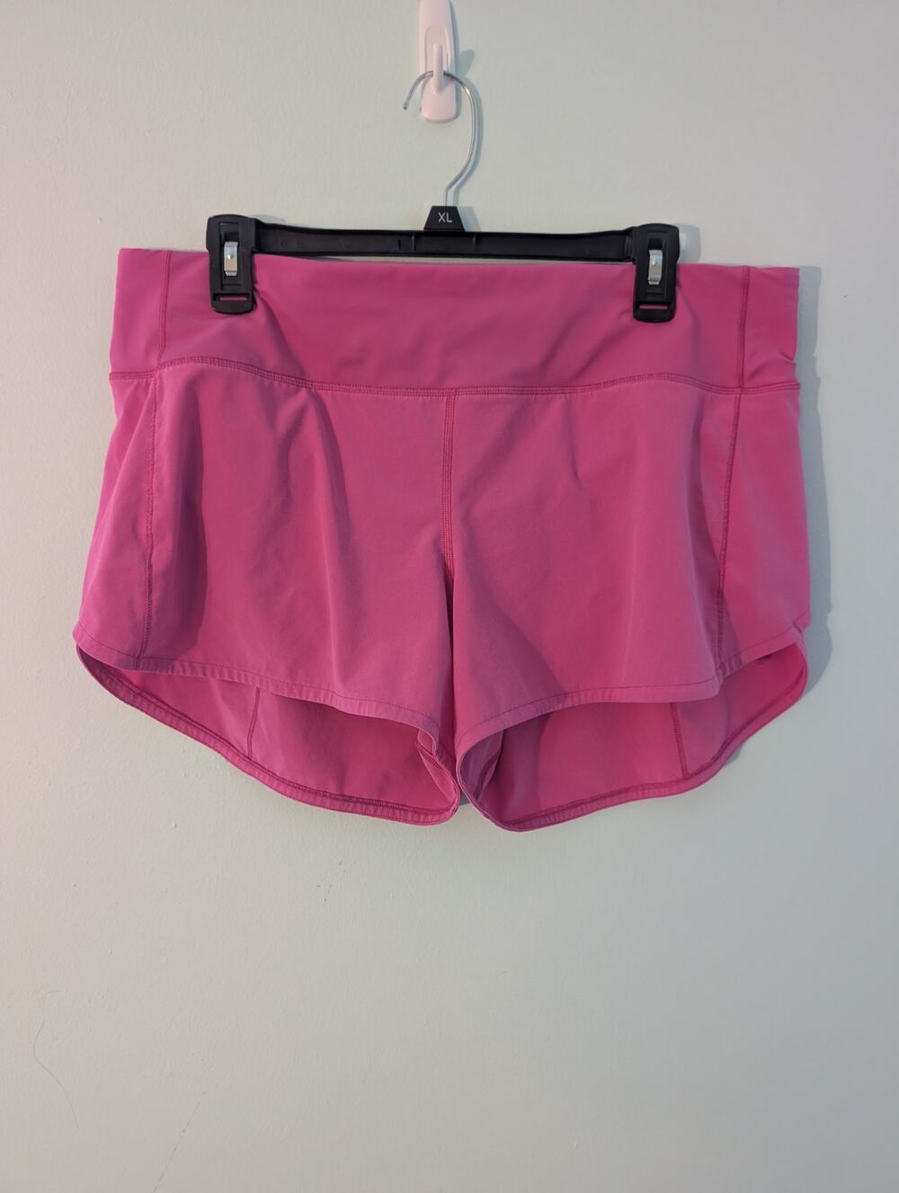 Lululemon Pink Speed Up MR Short 4" Size 12 Zip Pocket
